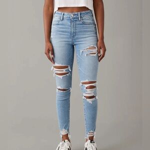 American eagle - Mid Waisted Light Blue Ripped Jegging